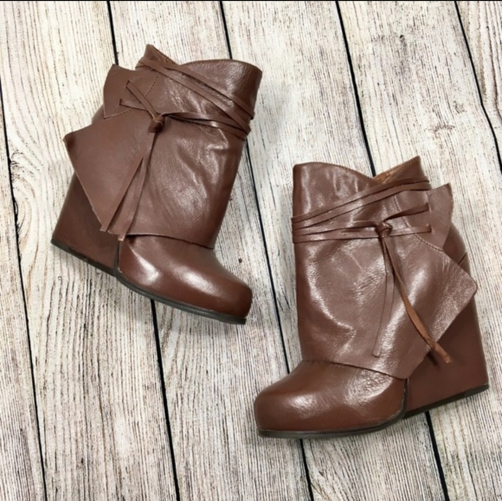 *NEW* BCBG Ankle Wedge Bootie - Picture 3 of 8